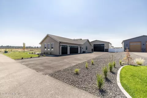 8144 W Ferguson Ln, Rathdrum, ID 83858