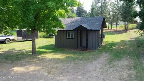 32340 N 6th Ave, Spirit Lake, ID 83869