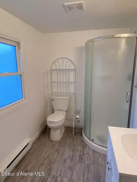Bath - 702 E 9th Ave, Post Falls, ID 83854 photo 2 of 2