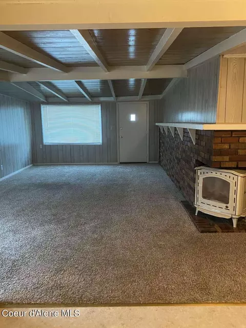Living - 702 E 9th Ave, Post Falls, ID 83854 photo 1 of 2