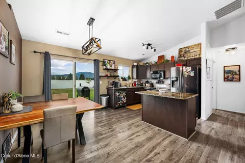 2180 E Knapp Dr, Post Falls, ID 83854