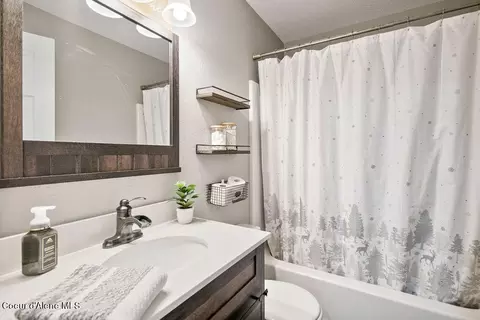 Bath - 5135 Forest Ave, Athol, ID 83801 photo 1 of 2