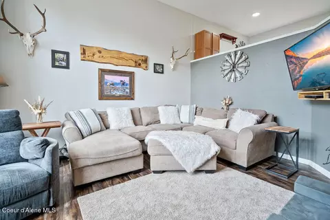 Living - 5135 Forest Ave, Athol, ID 83801 photo 4 of 4