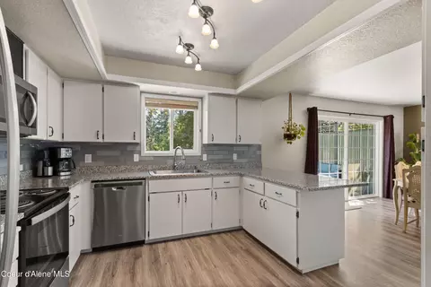 Kitchen - 1622 E Tall Timber Loop, Post Falls, ID 83854 photo 2 of 3