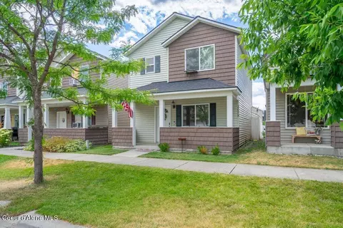 2079 N Cruze St, Post Falls, ID 83854
