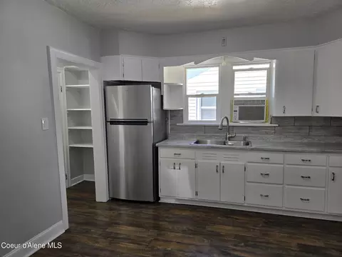Kitchen - 708 Howard St, Kellogg, ID 83837 photo 1 of 2