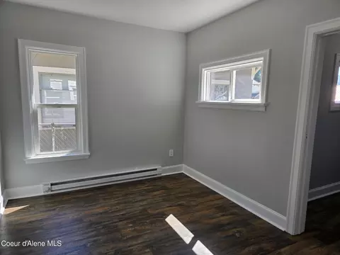 Living - 708 Howard St, Kellogg, ID 83837 photo 3 of 4