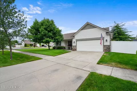 2686 N Partridge Loop, Post Falls, ID 83854 photo 2