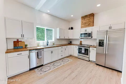 Kitchen - 40 Main Ave, Wallace, ID 83873 photo 1 of 1