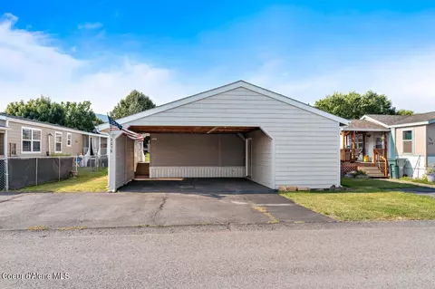 2058 W Pellinore Way, Post Falls, ID 83854 photo 2