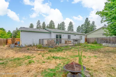 Exterior - 806 E Glacier Peak Dr, Post Falls, ID 83854 photo 5 of 6