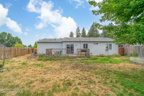 Exterior - 806 E Glacier Peak Dr, Post Falls, ID 83854 photo 4 of 6