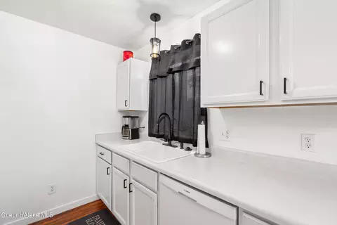 Kitchen - 806 E Glacier Peak Dr, Post Falls, ID 83854 photo 3 of 3