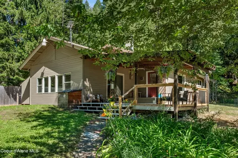 431 Creekside Ln, Hope, ID 83836