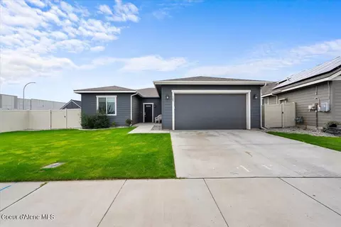 125 N Olivewood Ln, Post Falls, ID 83854