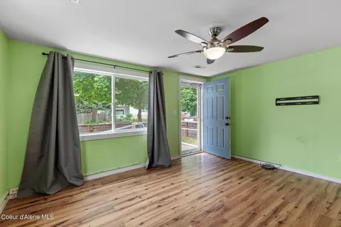 Living - 603 C St, Pinehurst, ID 83850 photo 1 of 2