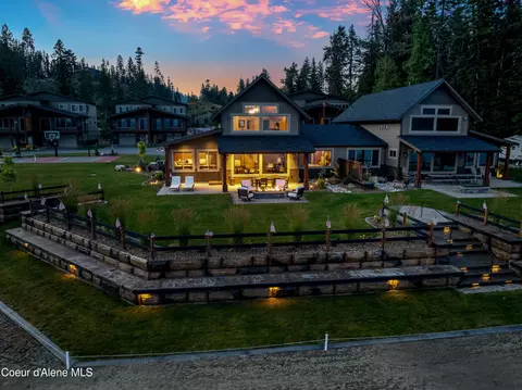 20 Fremont Ln, Nordman, ID 83848