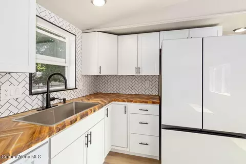 Kitchen - 4470 16th Ave # 11, Post Falls, ID 83854 photo 3 of 4