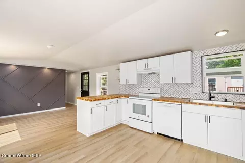 Kitchen - 4470 16th Ave # 11, Post Falls, ID 83854 photo 4 of 4