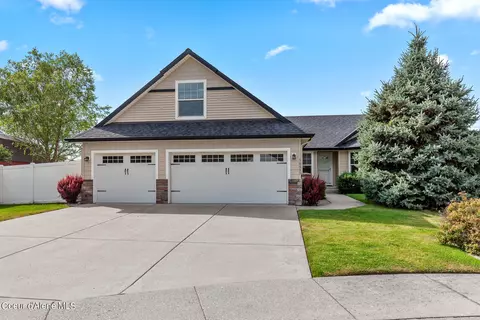 10357 N Zenith St, Hayden, ID 83835