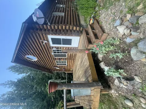 119 Elliot Bay Rd, Sagle, ID 83860