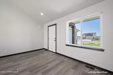 6057 W Bowmore Ln, Rathdrum, ID 83858