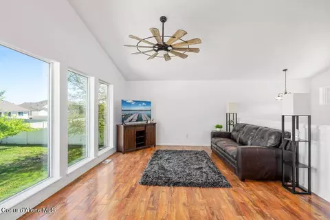 Living - 1040 E Warm Springs Ave, Post Falls, ID 83854 photo 1 of 4