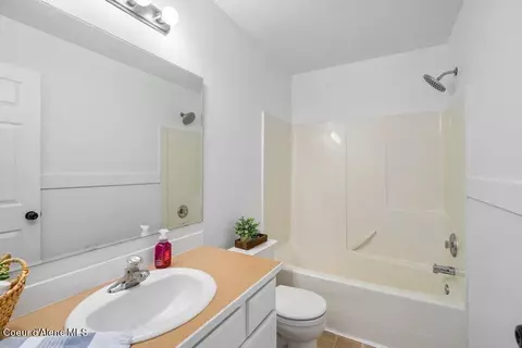 Bath - 1040 E Warm Springs Ave, Post Falls, ID 83854 photo 1 of 3