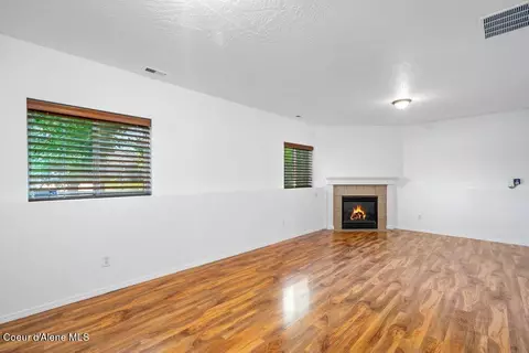 Living - 1040 E Warm Springs Ave, Post Falls, ID 83854 photo 3 of 4