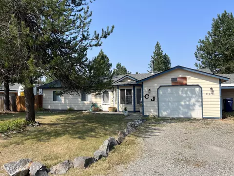 29975 N 6th St, Athol, ID 83801
