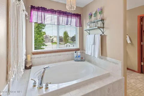 Bath - 3652 N Alfalfa Loop, Post Falls, ID 83854 photo 2 of 4