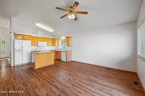 5253 E Steamboat Bnd, Post Falls, ID 83854 photo 12