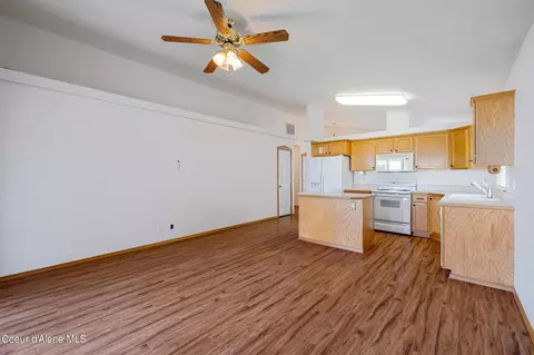 5253 E Steamboat Bnd, Post Falls, ID 83854 photo 13