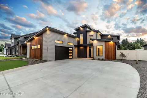 1431 Ezra Ave, Hayden, ID 83835