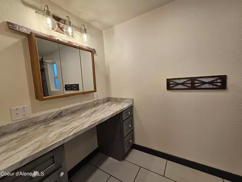 Bath - 902 Residence St, Wallace, ID 83873 photo 3 of 3