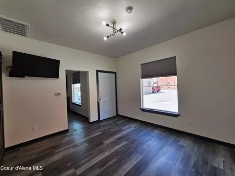Living - 902 Residence St, Wallace, ID 83873 photo 2 of 2