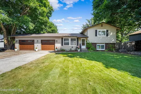 9860 N Meadow Way, Hayden, ID 83835