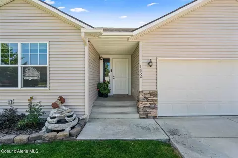 1452 E Yellowstone Ave, Post Falls, ID 83854 photo 3