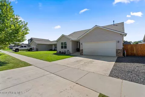 1452 E Yellowstone Ave, Post Falls, ID 83854 photo 2