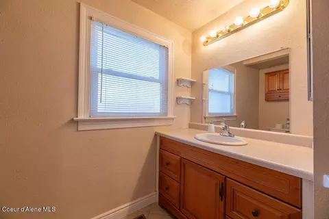 Bath - 254 E Jackson Ave, Priest River, ID 83856 photo 1 of 2