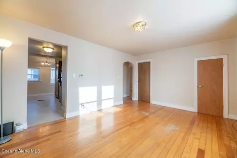 Living - 254 E Jackson Ave, Priest River, ID 83856 photo 3 of 3