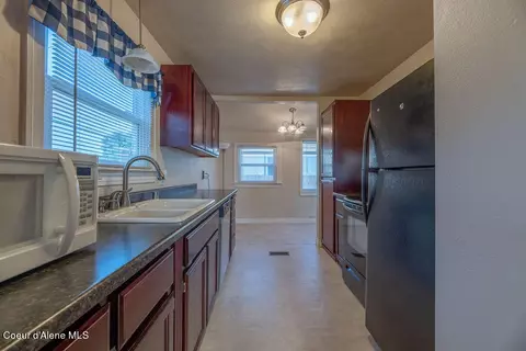 Kitchen - 254 E Jackson Ave, Priest River, ID 83856 photo 1 of 2