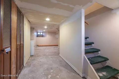 Entry Way - 254 E Jackson Ave, Priest River, ID 83856 photo 1 of 1