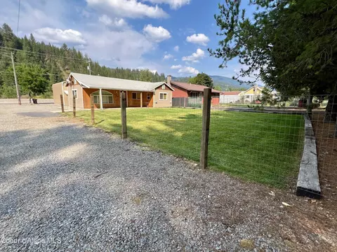 724 Yellowstone Ave, Osburn, ID 83849