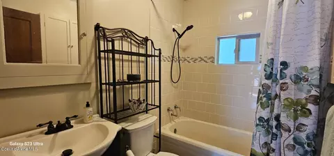 Bath - 710 Caledonia St, Kellogg, ID 83837 photo 1 of 1