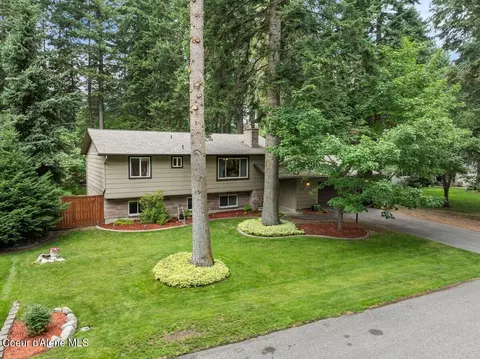 12249 N Emerald Dr, Hayden, ID 83835