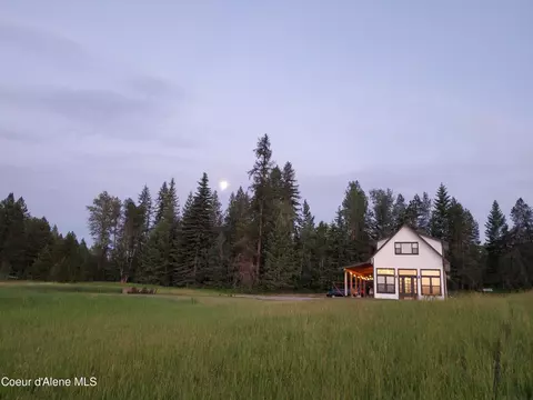 366 S Sagle Rd, Sagle, ID 83860