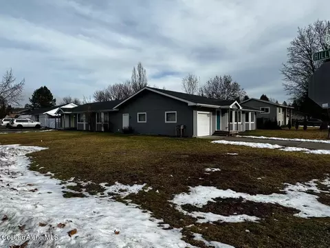 10230 N Hillview Dr, Hayden, ID 83835