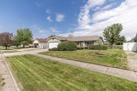 1001 Autumn Crest Loop, Post Falls, ID 83854 photo 1