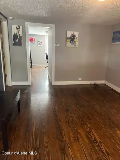 Entry Way - 413 E Larch Ave, Osburn, ID 83849 photo 2 of 3